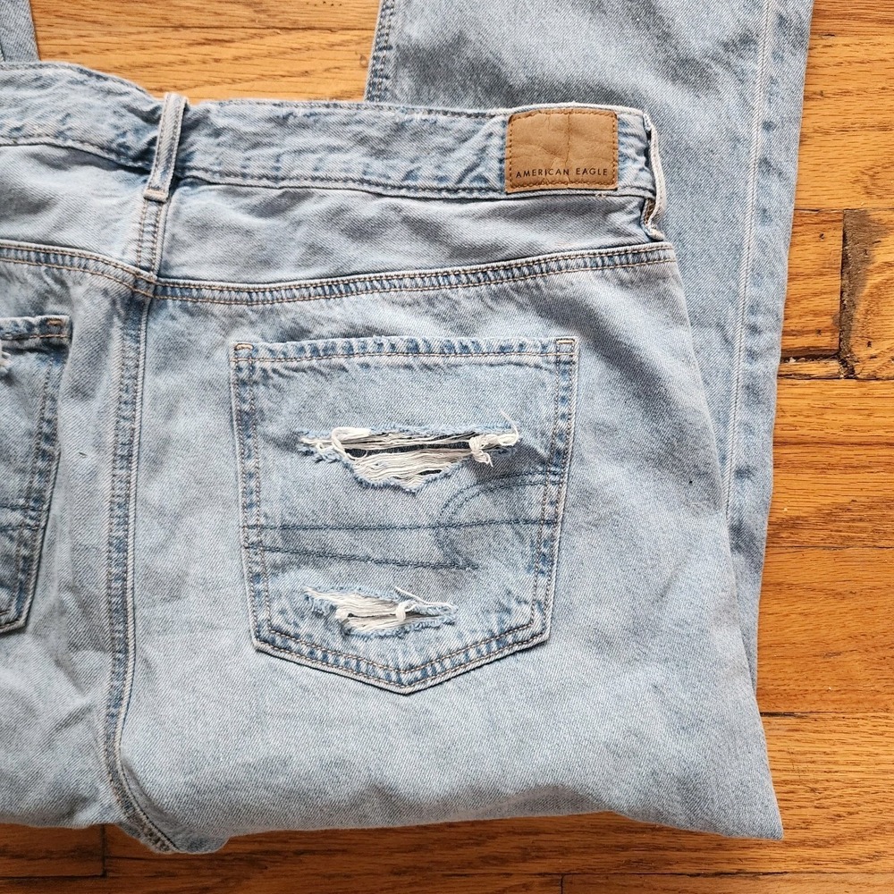American Eagle Outfitters Light Blue Straight Leg Jeans - Picture 6 of 6
